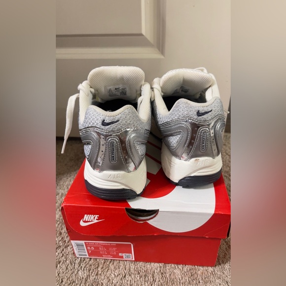 Nike Air Pegasus - Picture 2 of 4